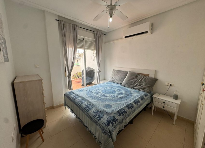 Resale - Apartment - Torrevieja - Playa de los locos