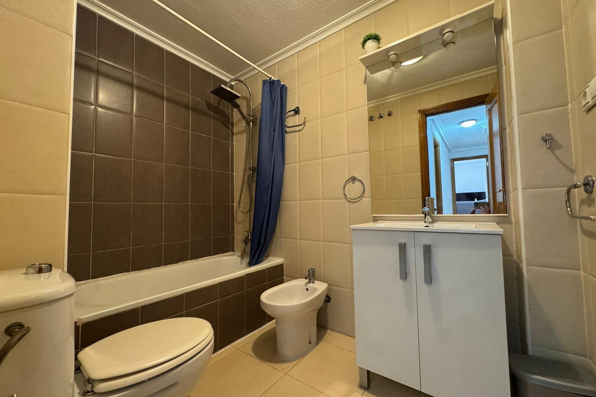 Resale - Apartment - Torrevieja - Playa de los locos