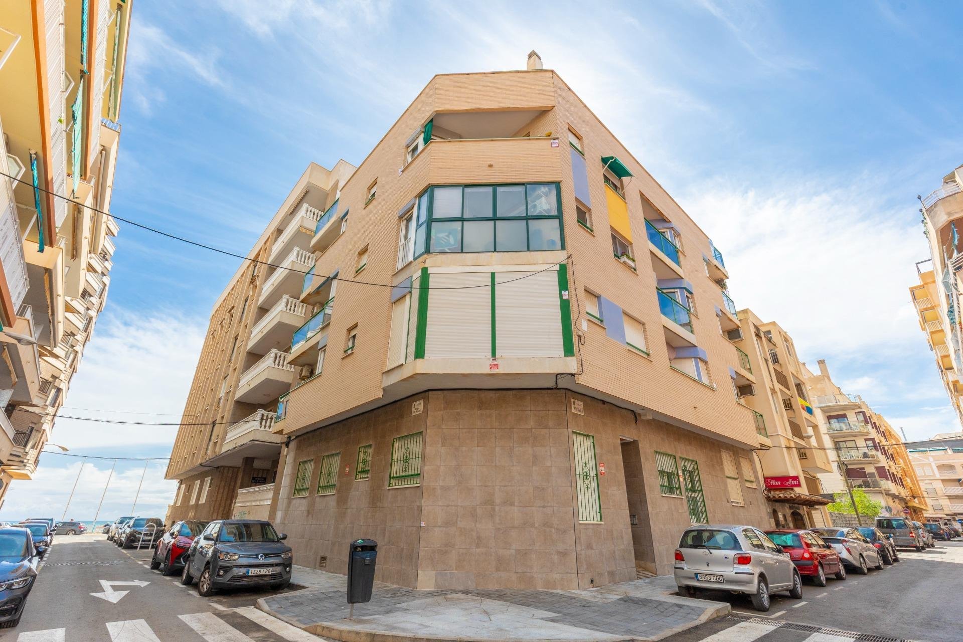 Resale - Apartment - Torrevieja - Playa de los locos