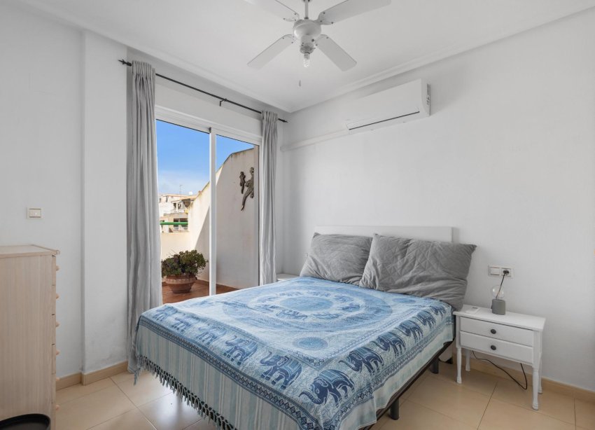 Resale - Apartment - Torrevieja - Playa de los locos