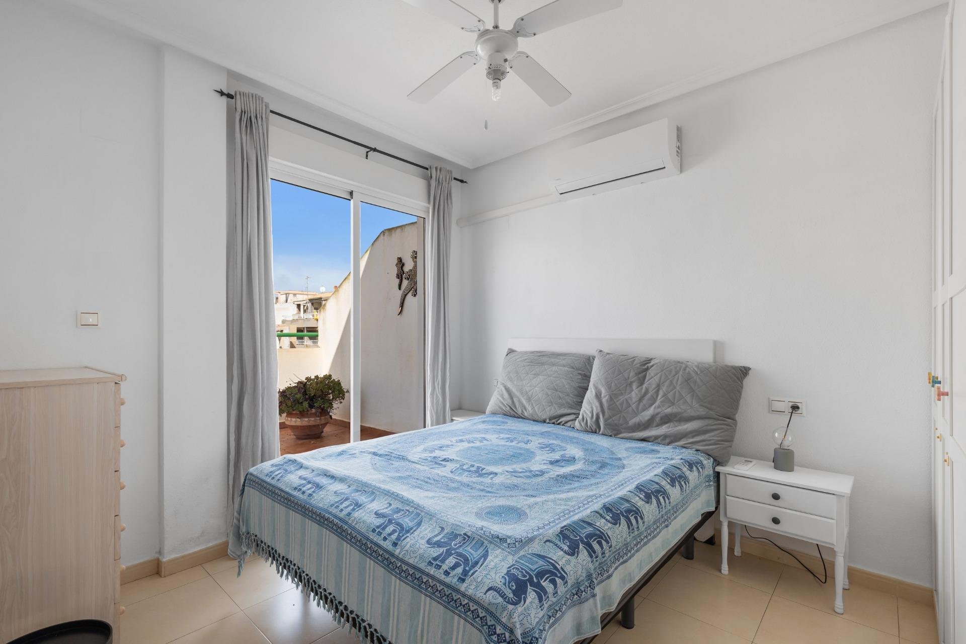 Resale - Apartment - Torrevieja - Playa de los locos