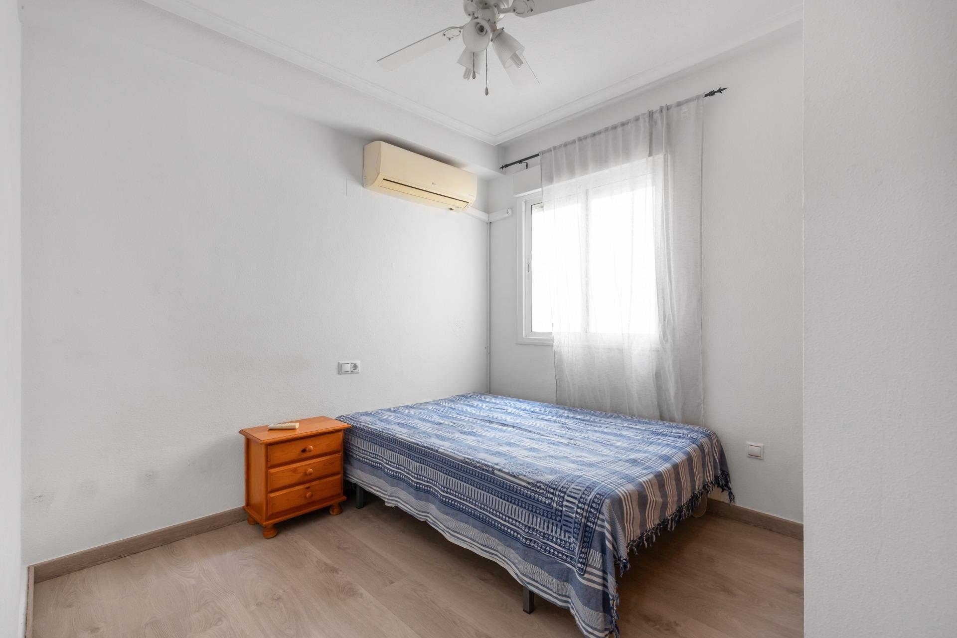 Resale - Apartment - Torrevieja - Playa de los locos