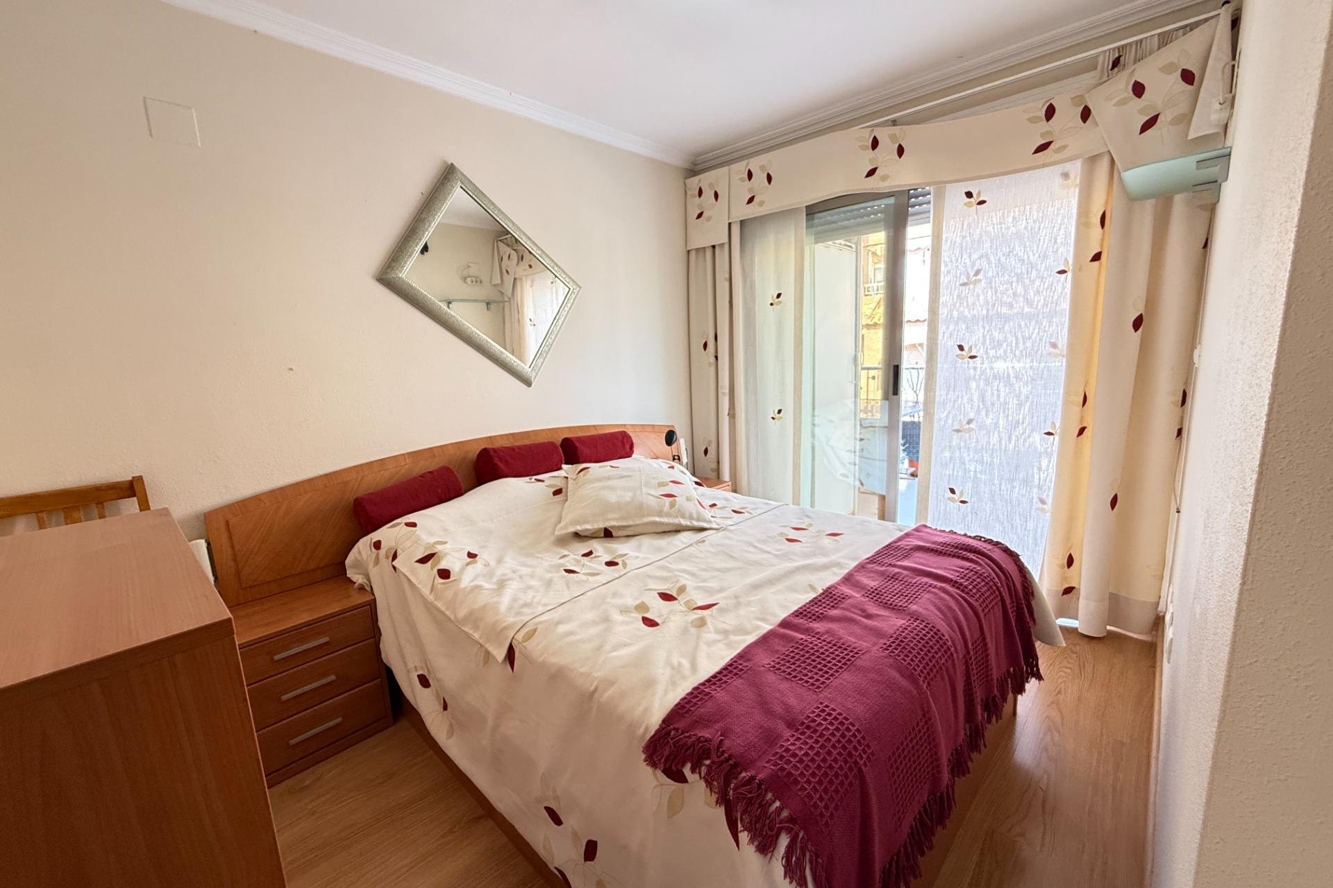 Resale - Apartment - Torrevieja - Playa de los locos