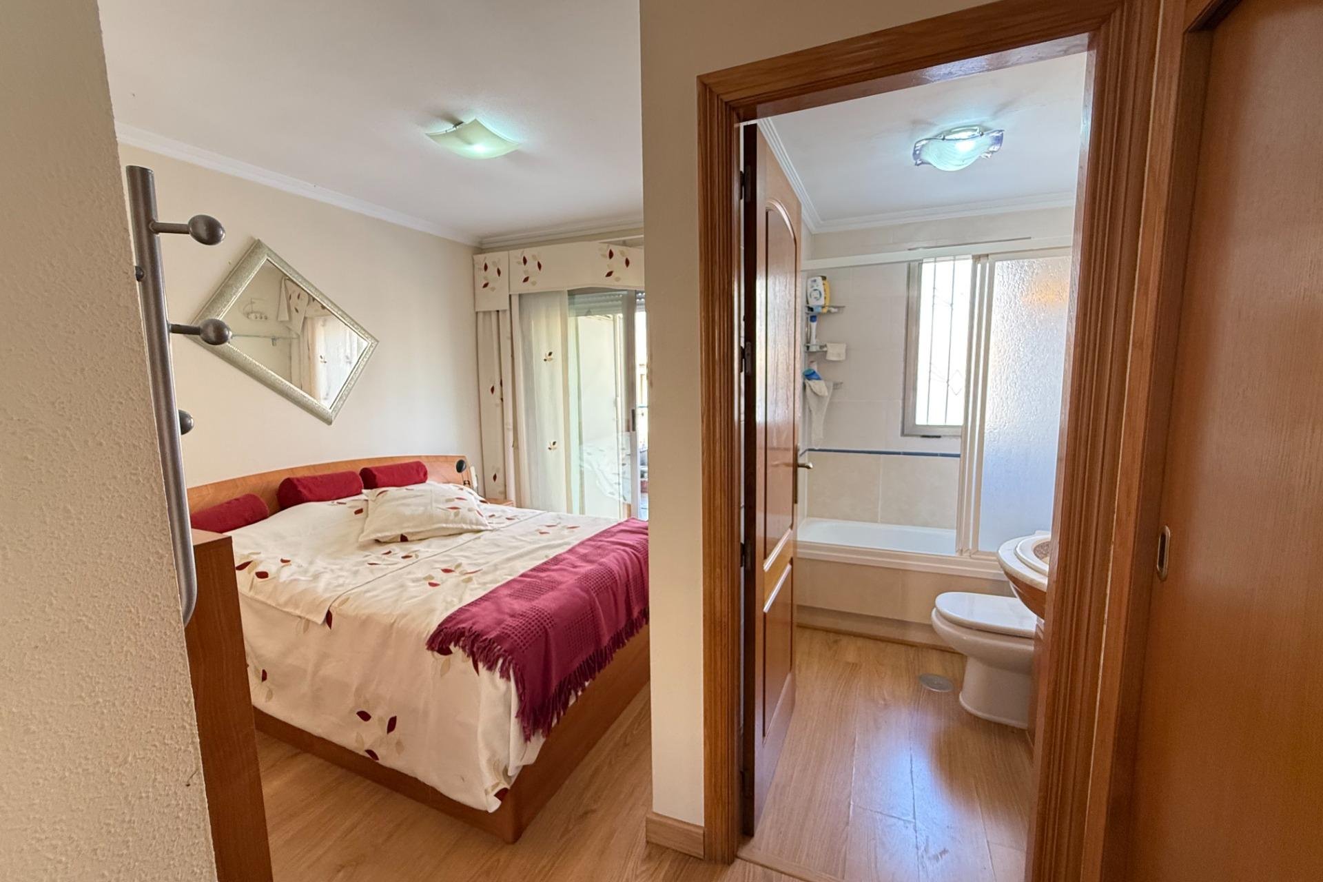 Resale - Apartment - Torrevieja - Playa de los locos