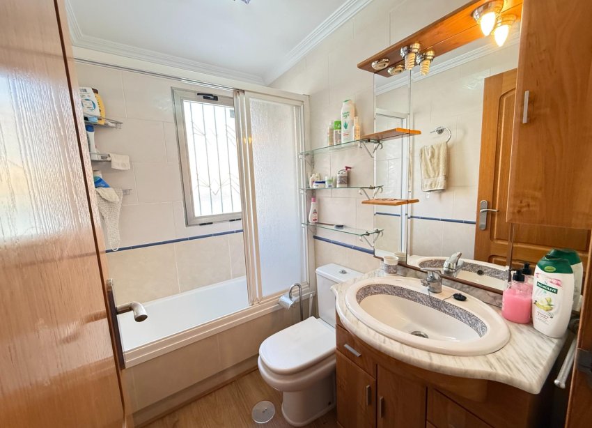 Resale - Apartment - Torrevieja - Playa de los locos