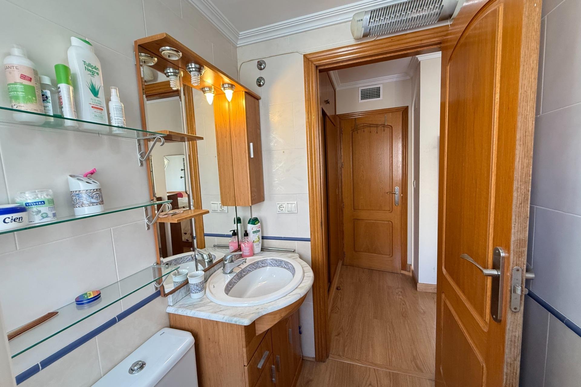 Resale - Apartment - Torrevieja - Playa de los locos