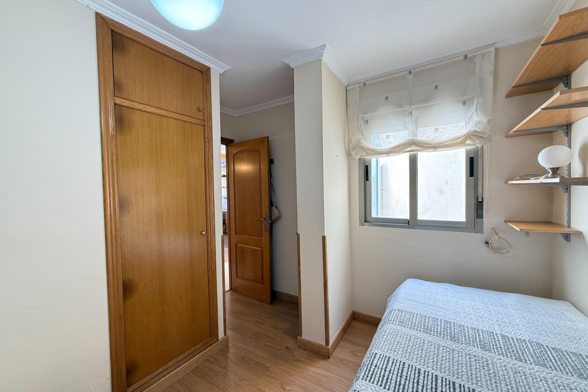 Resale - Apartment - Torrevieja - Playa de los locos