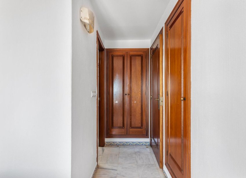 Resale - Apartment - Torrevieja - Playa de los locos