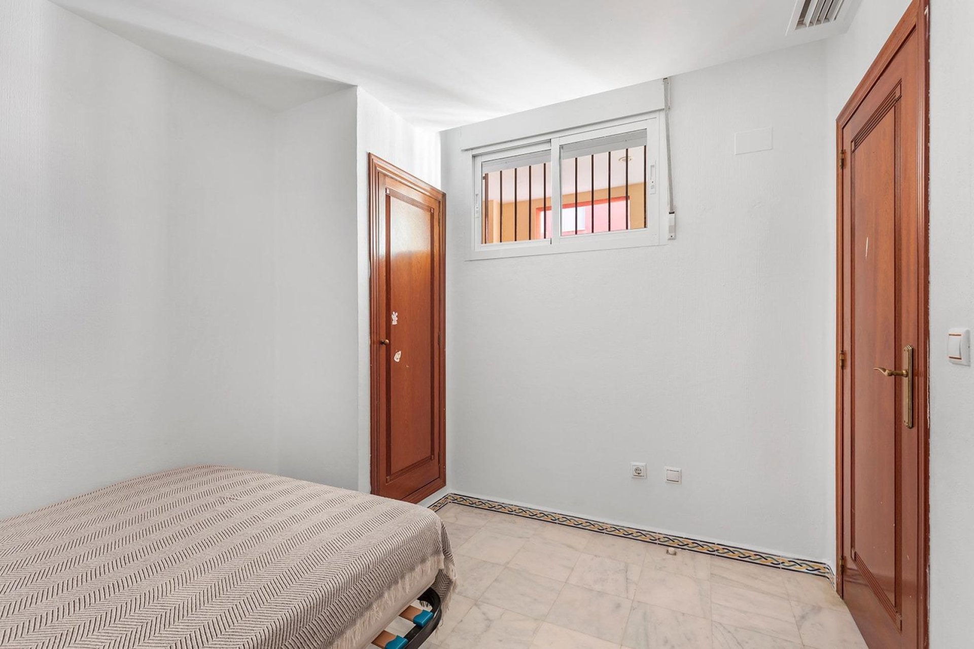 Resale - Apartment - Torrevieja - Playa de los locos