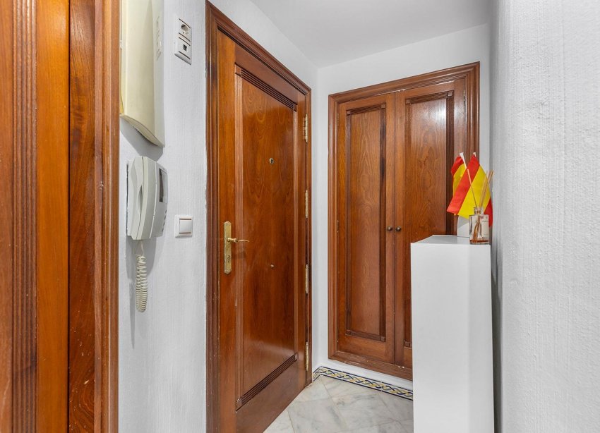 Resale - Apartment - Torrevieja - Playa de los locos