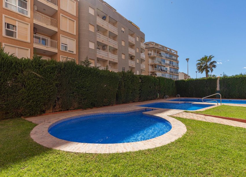 Resale - Apartment - Torrevieja - Playa de los locos