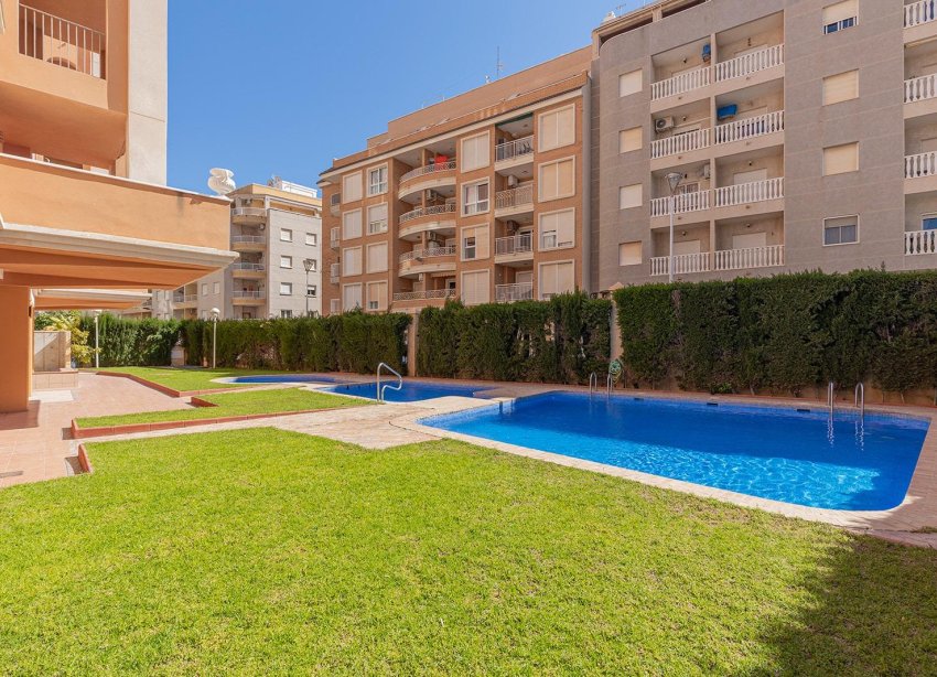 Resale - Apartment - Torrevieja - Playa de los locos