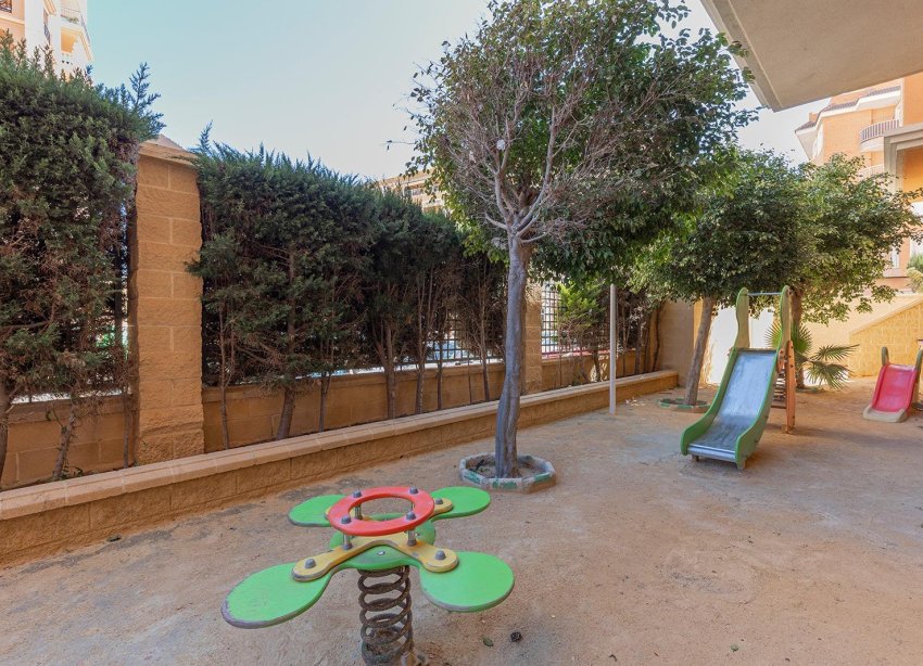 Resale - Apartment - Torrevieja - Playa de los locos