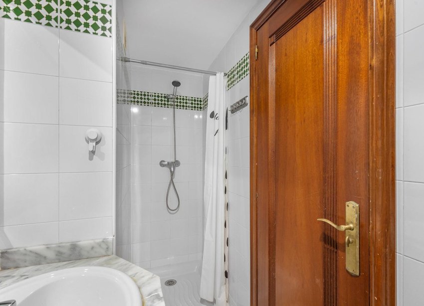 Resale - Apartment - Torrevieja - Playa de los locos