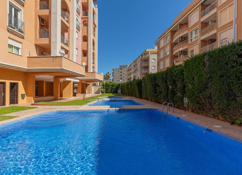 Resale - Apartment - Torrevieja - Playa de los locos