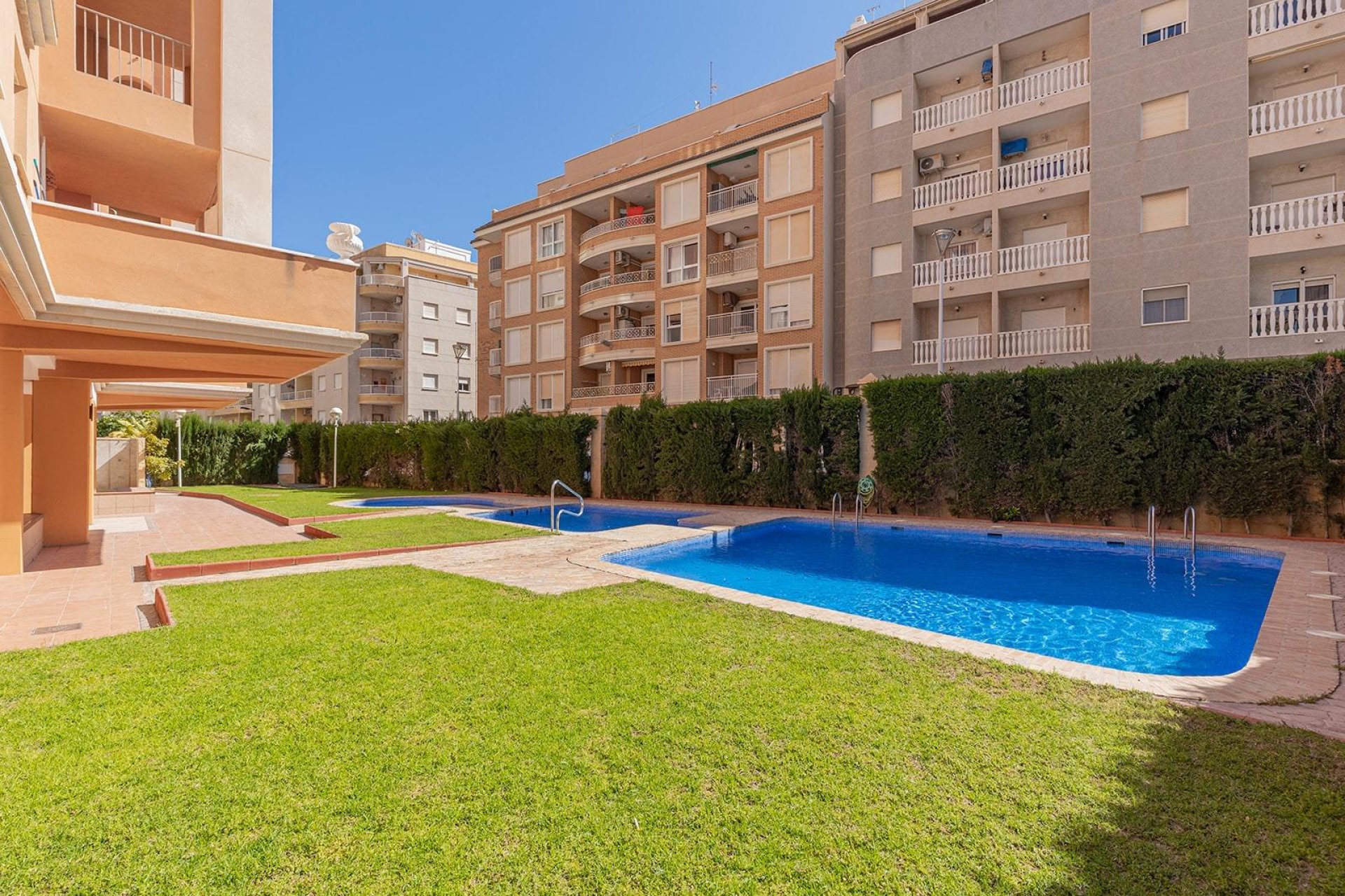 Resale - Apartment - Torrevieja - Playa de los locos