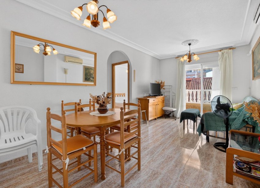 Resale - Apartment - Torrevieja - Playa de los locos