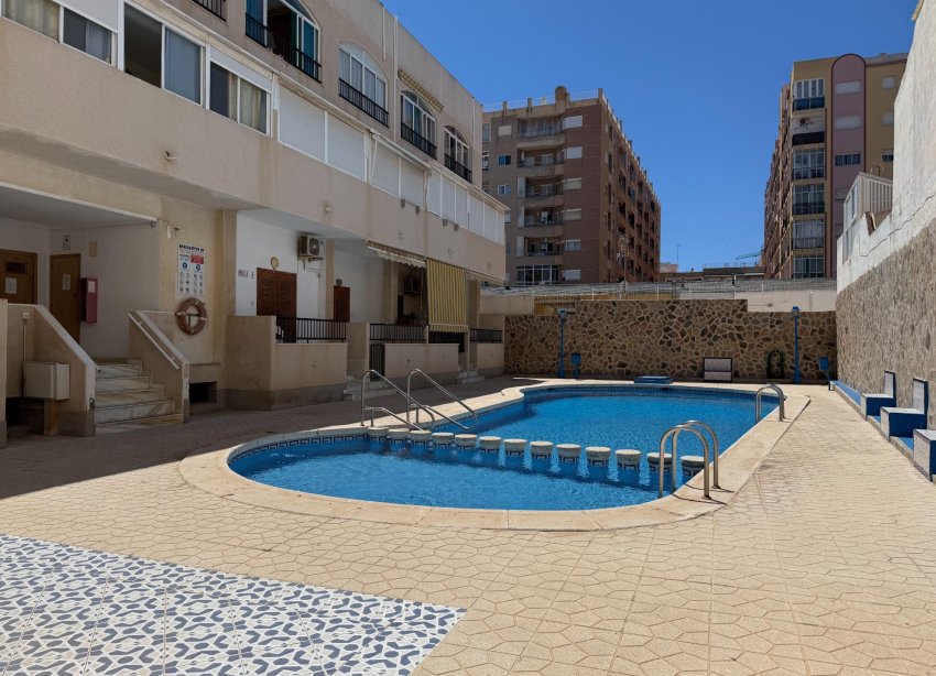 Resale - Apartment - Torrevieja - Playa de los locos
