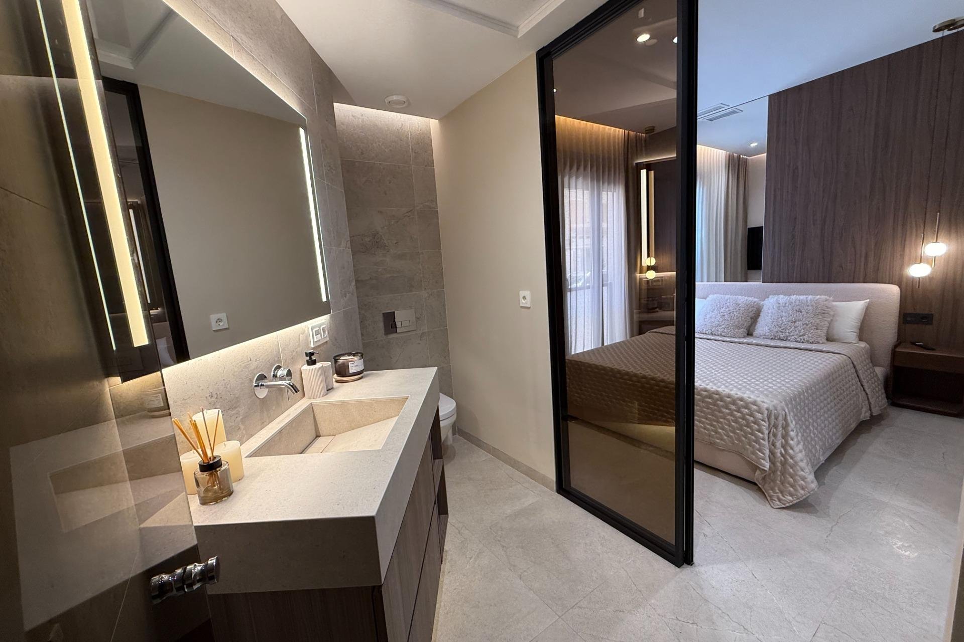 Resale - Apartment - Torrevieja - Playa de los locos