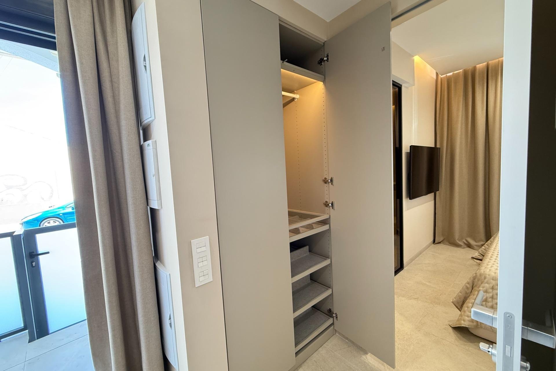 Resale - Apartment - Torrevieja - Playa de los locos