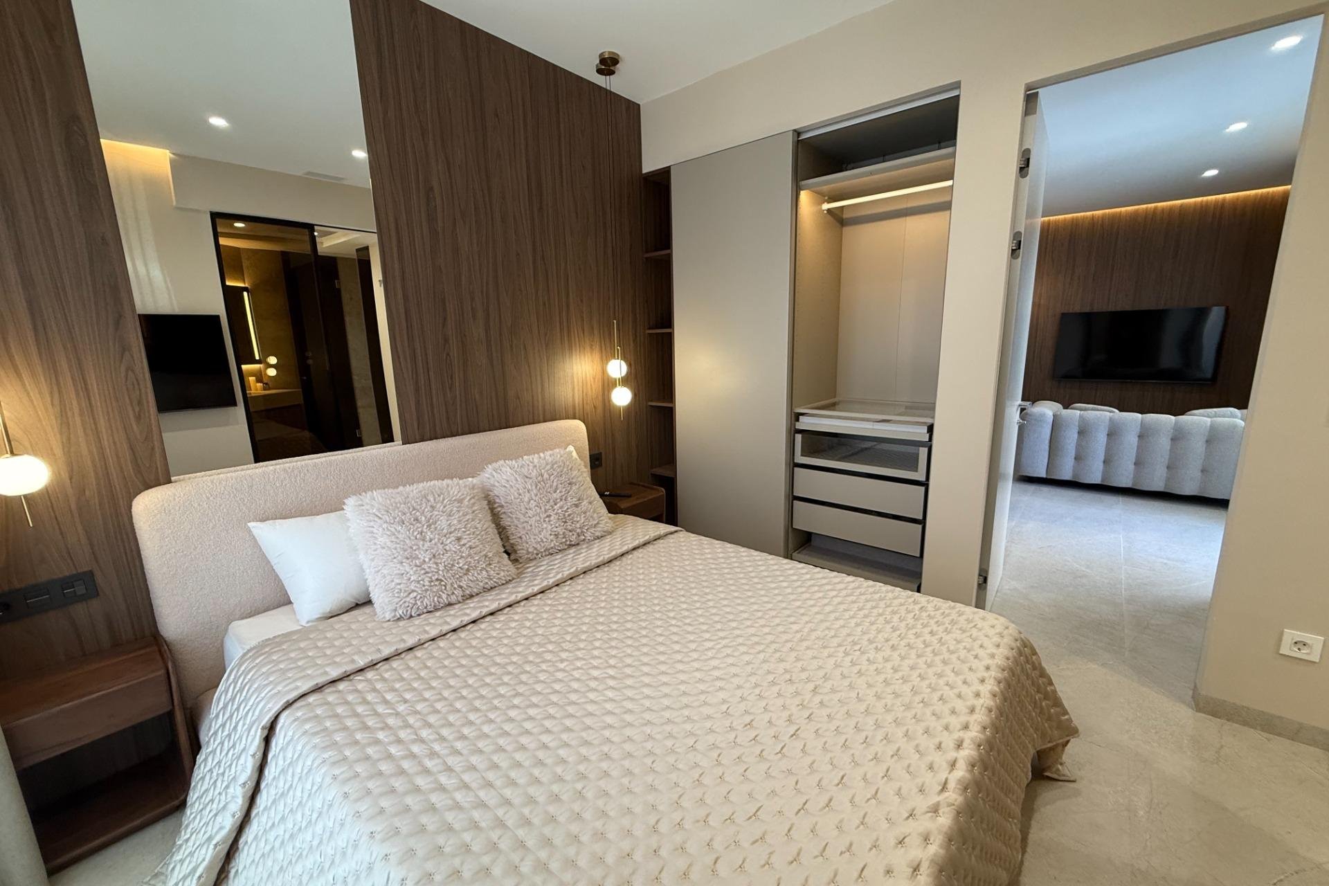 Resale - Apartment - Torrevieja - Playa de los locos