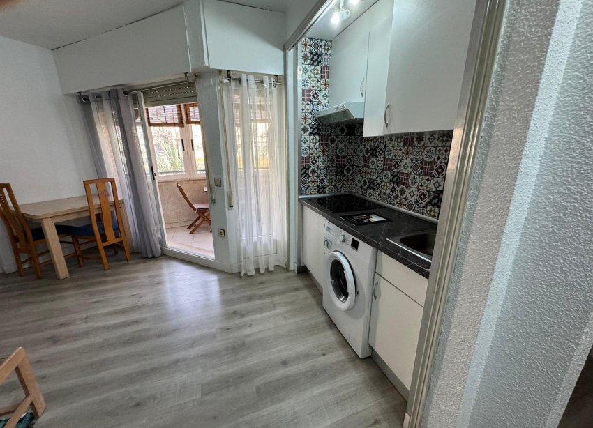Resale - Apartment - Torrevieja - Playa de los Locos
