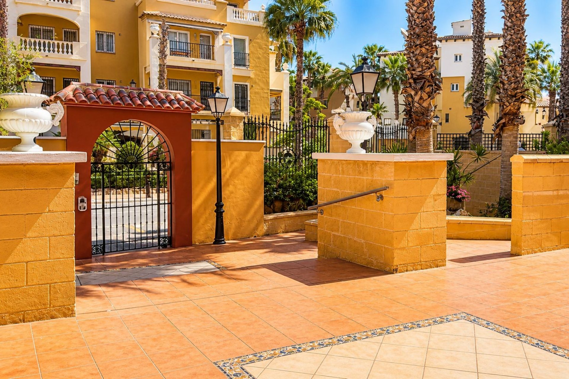Resale - Apartment - Torrevieja - Playa de los Locos