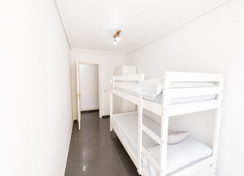 Resale - Apartment - Torrevieja - Playa de los Locos
