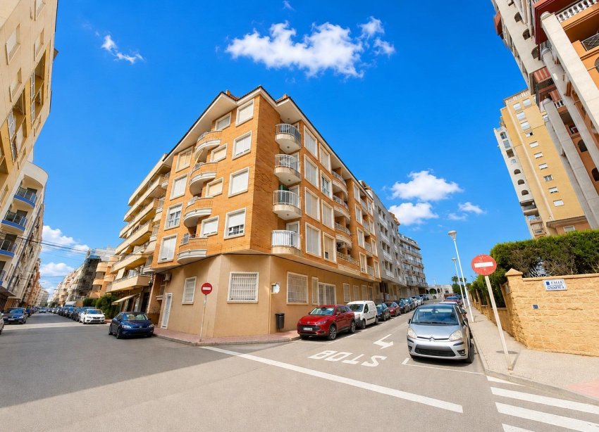 Resale - Apartment - Torrevieja - Playa de los Locos
