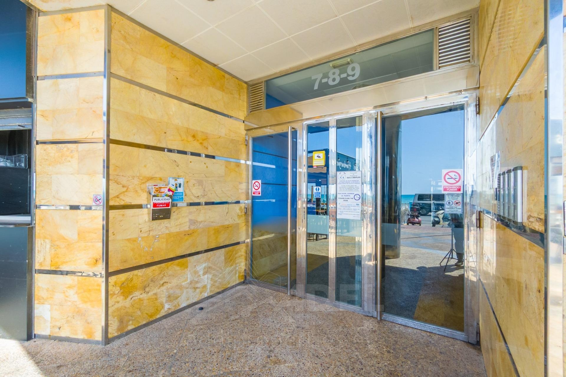 Resale - Apartment - Torrevieja - Playa de los Locos