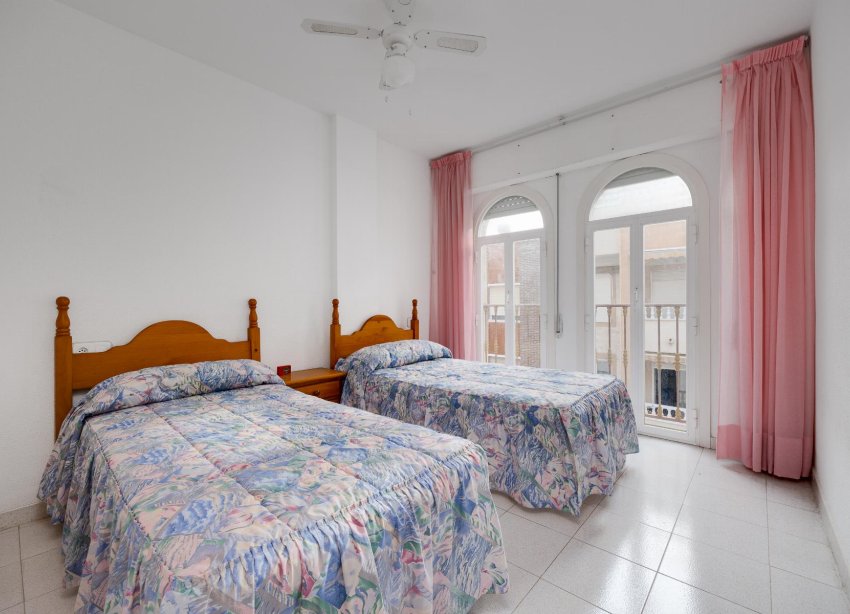 Resale - Apartment - Torrevieja - playa de los naufragos