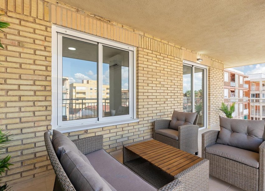 Resale - Apartment - Torrevieja - Playa de los Naufragos