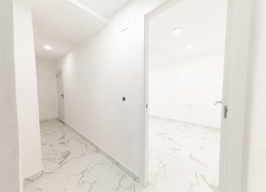 Resale - Apartment - Torrevieja - Playa de los Naufragos