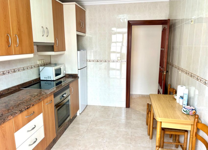 Resale - Apartment - Torrevieja - Playa de los Naufragos