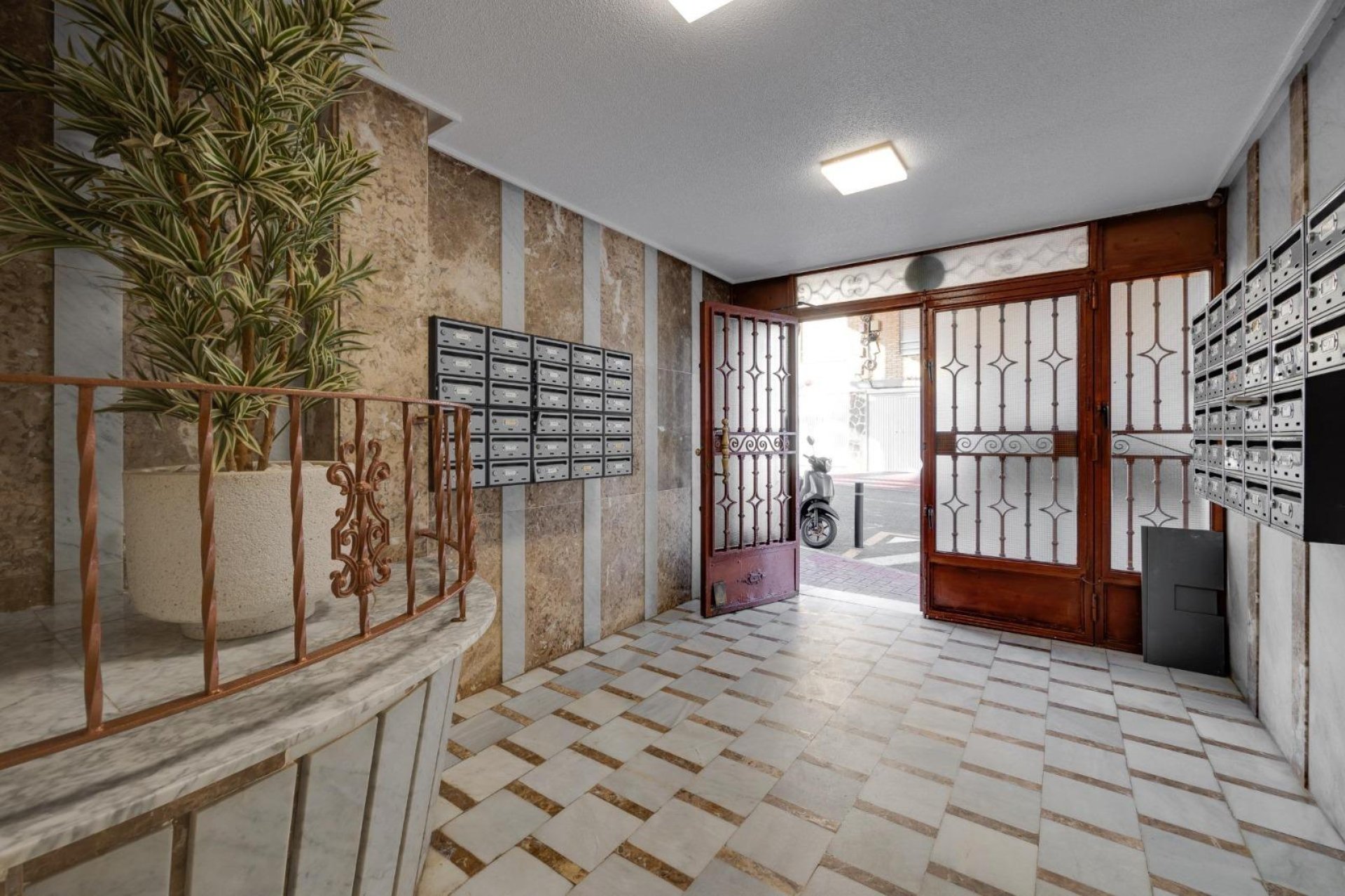 Resale - Apartment - Torrevieja - playa de los naufragos