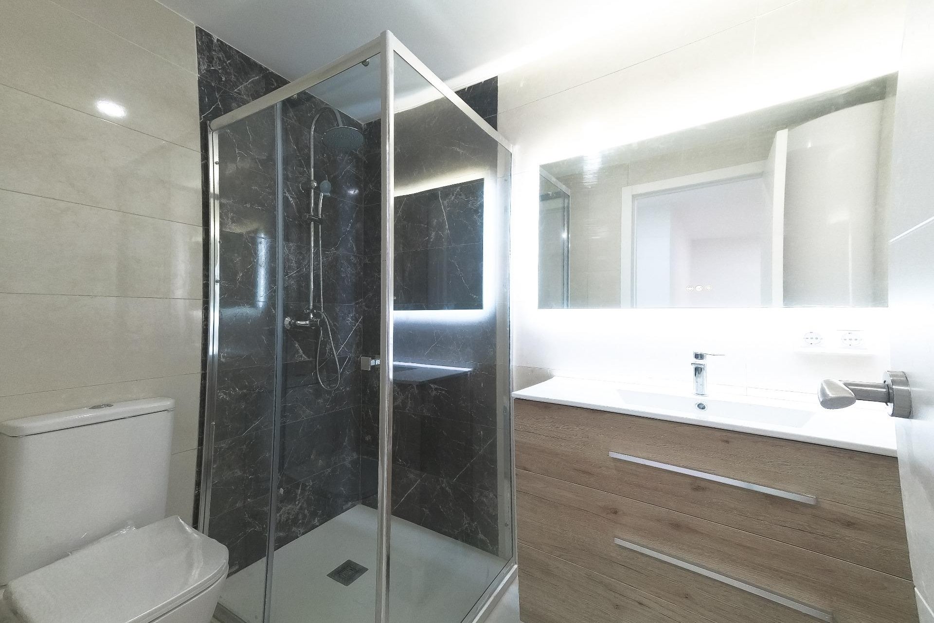 Resale - Apartment - Torrevieja - Playa de los Naufragos