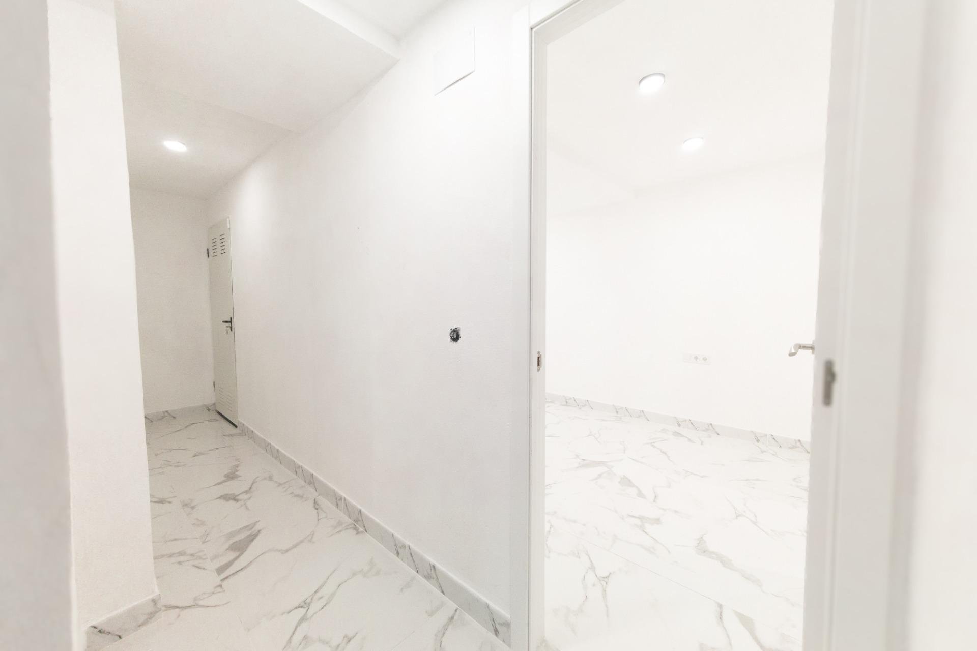 Resale - Apartment - Torrevieja - Playa de los Naufragos