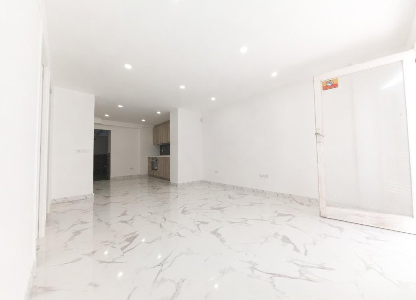 Resale - Apartment - Torrevieja - Playa de los Naufragos