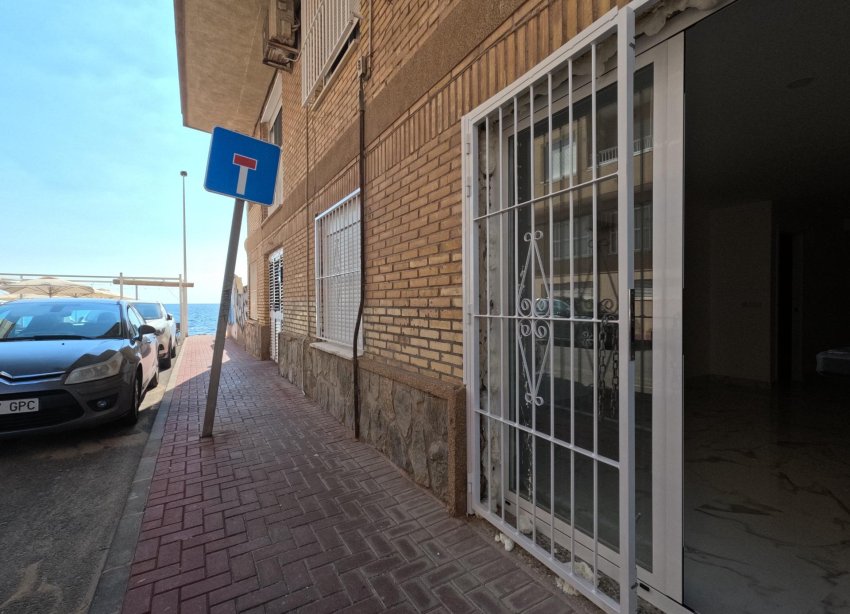 Resale - Apartment - Torrevieja - Playa de los Naufragos