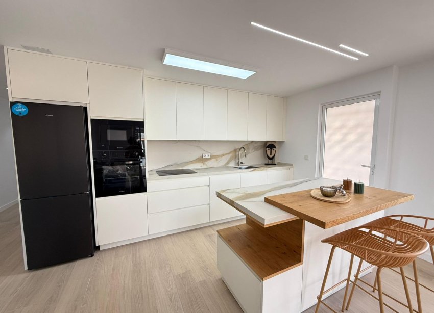 Resale - Apartment - Torrevieja - Playa de los Naufragos