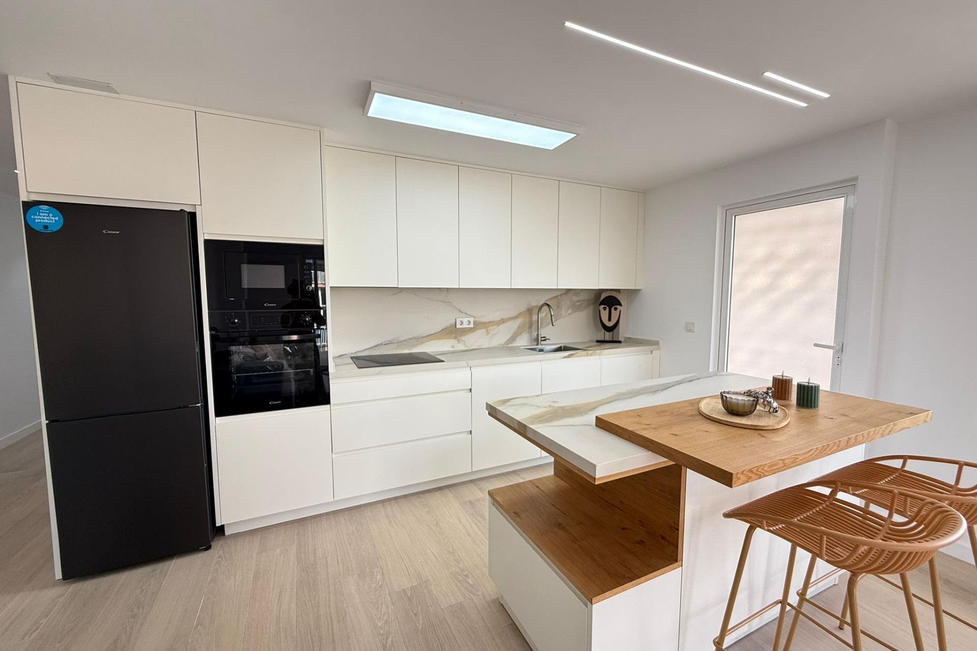 Resale - Apartment - Torrevieja - Playa de los Naufragos