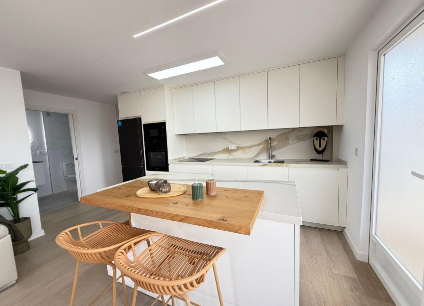 Resale - Apartment - Torrevieja - Playa de los Naufragos