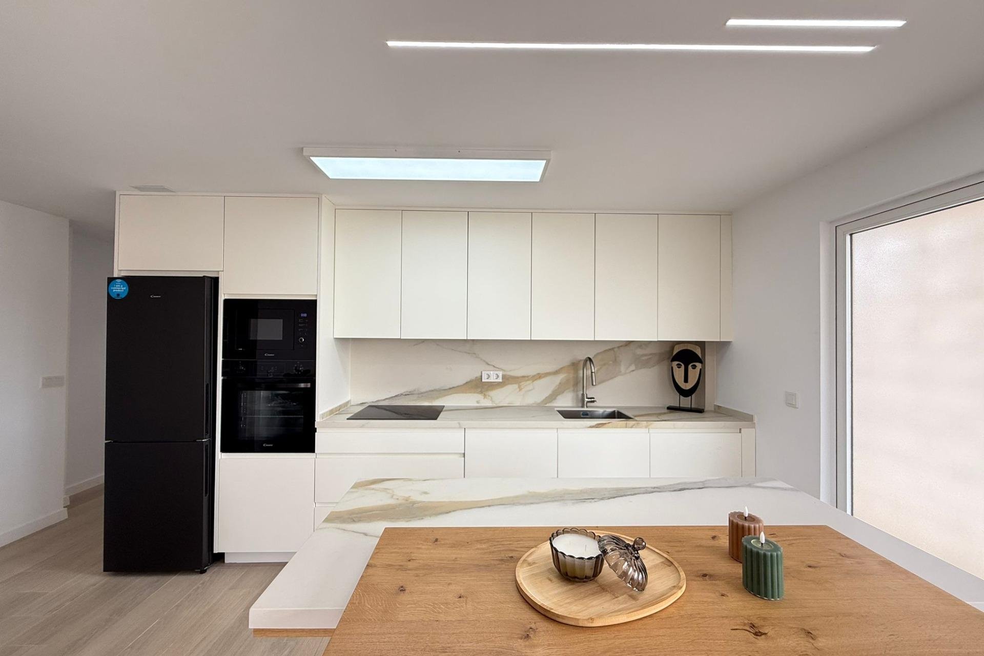 Resale - Apartment - Torrevieja - Playa de los Naufragos