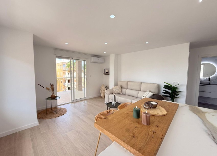 Resale - Apartment - Torrevieja - Playa de los Naufragos