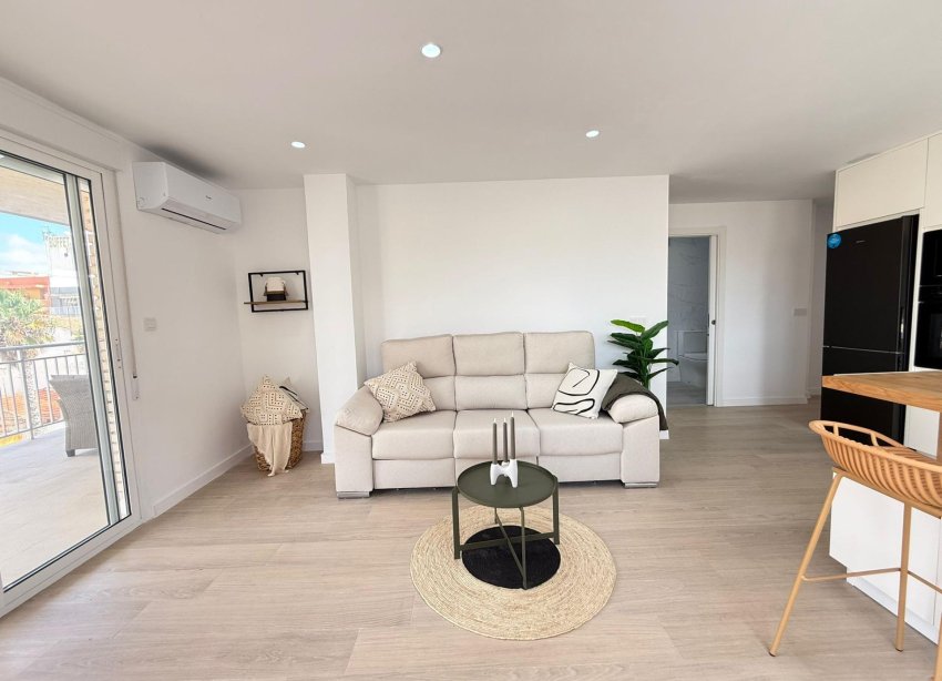 Resale - Apartment - Torrevieja - Playa de los Naufragos