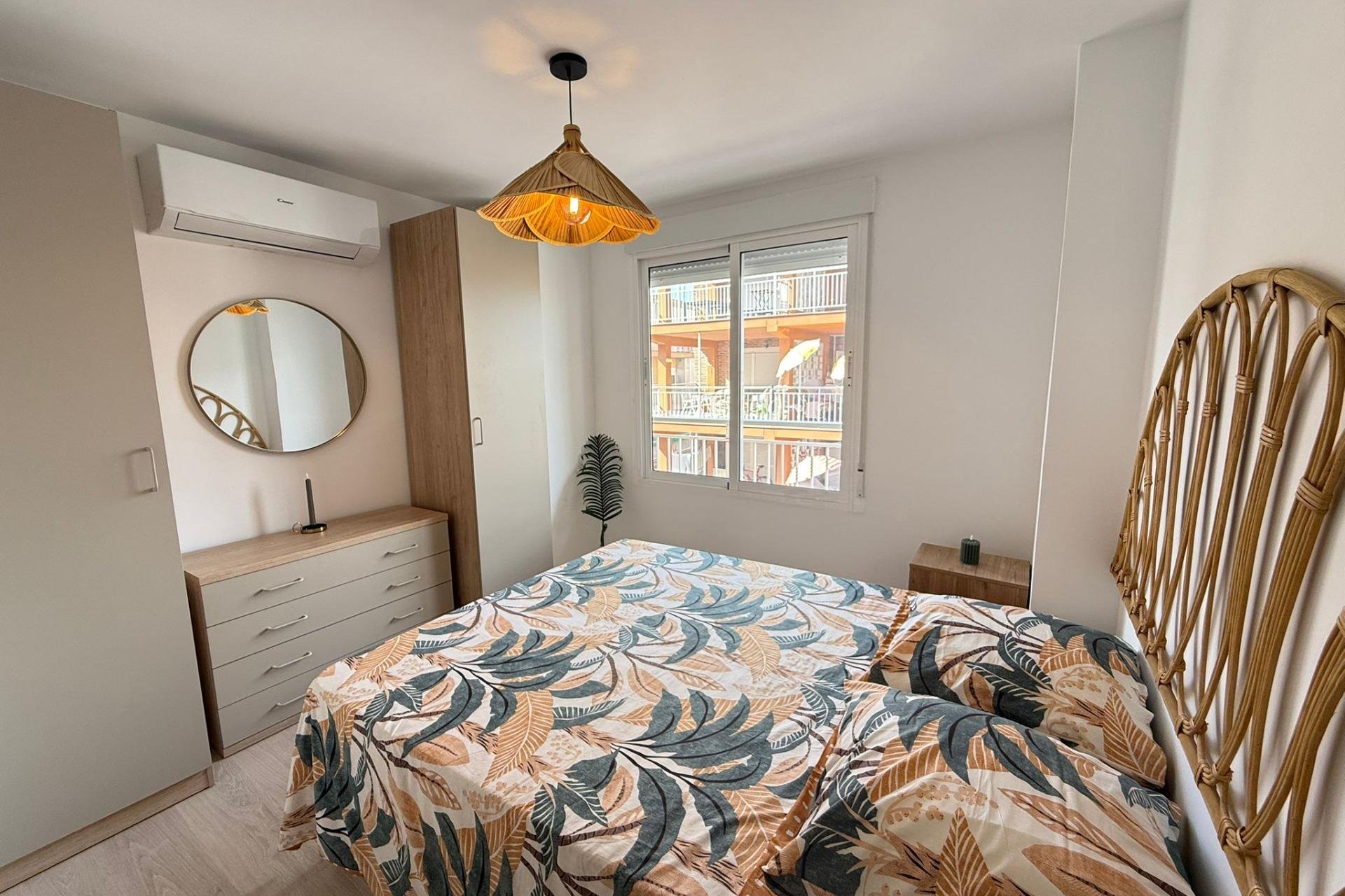 Resale - Apartment - Torrevieja - Playa de los Naufragos