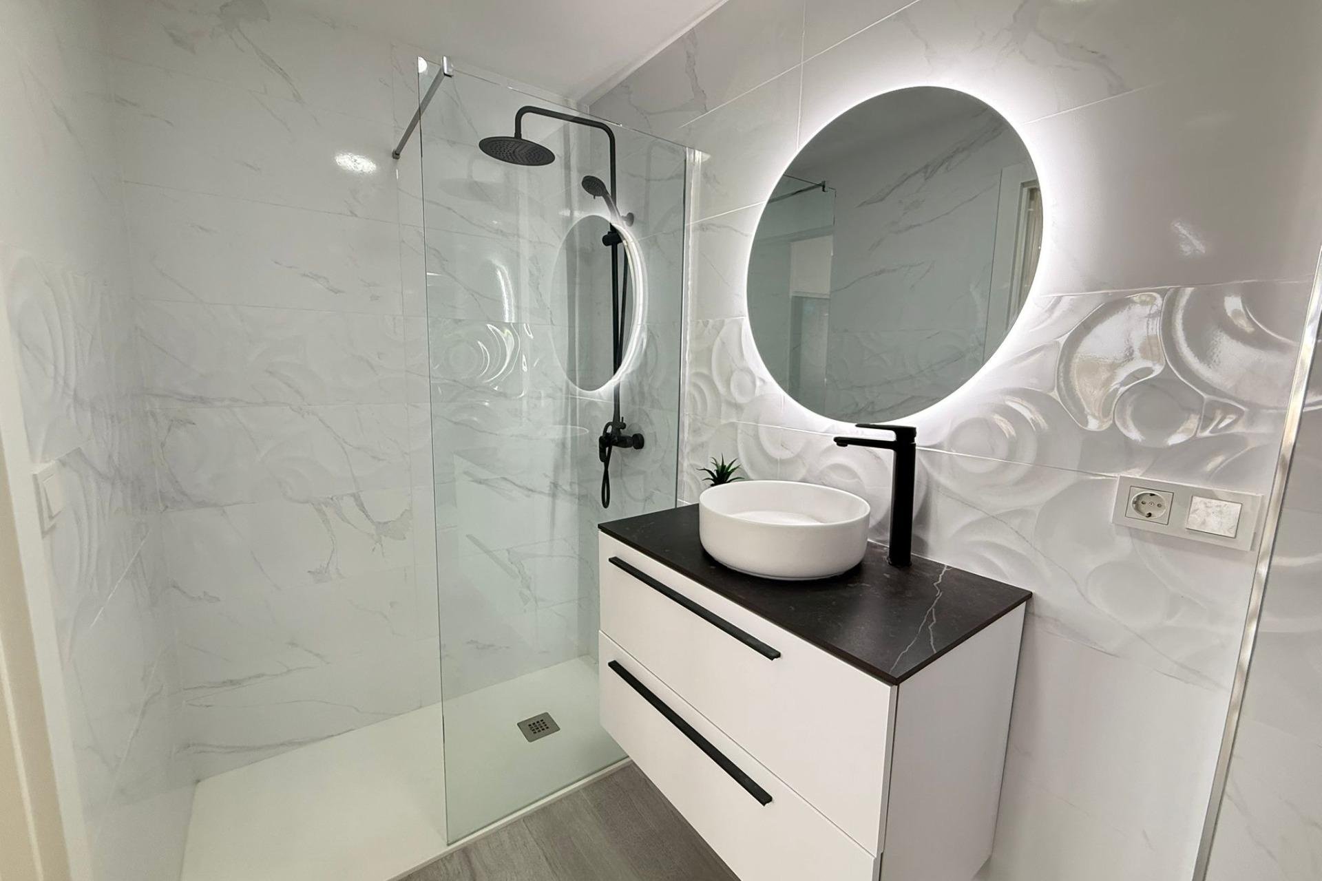 Resale - Apartment - Torrevieja - Playa de los Naufragos