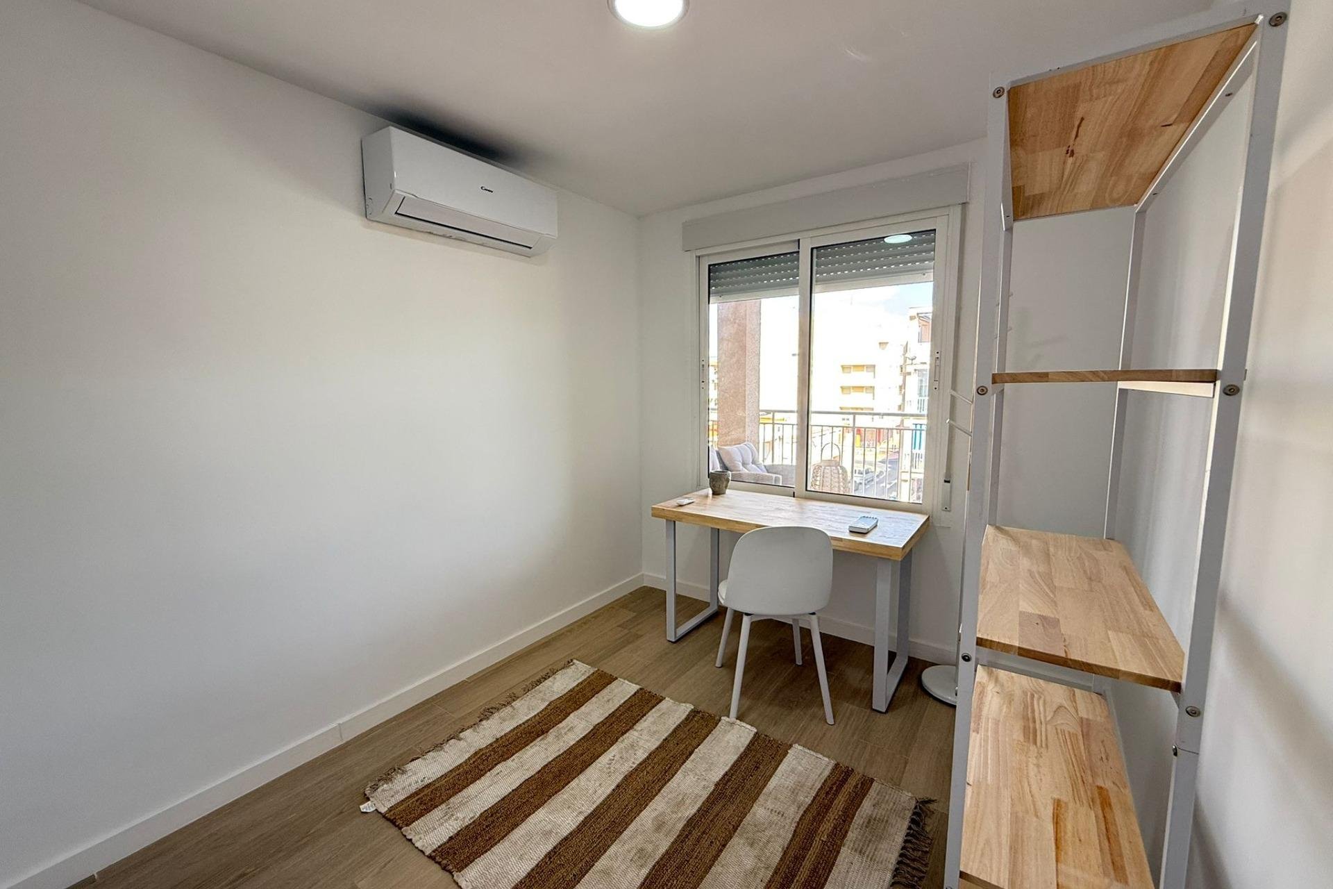 Resale - Apartment - Torrevieja - Playa de los Naufragos