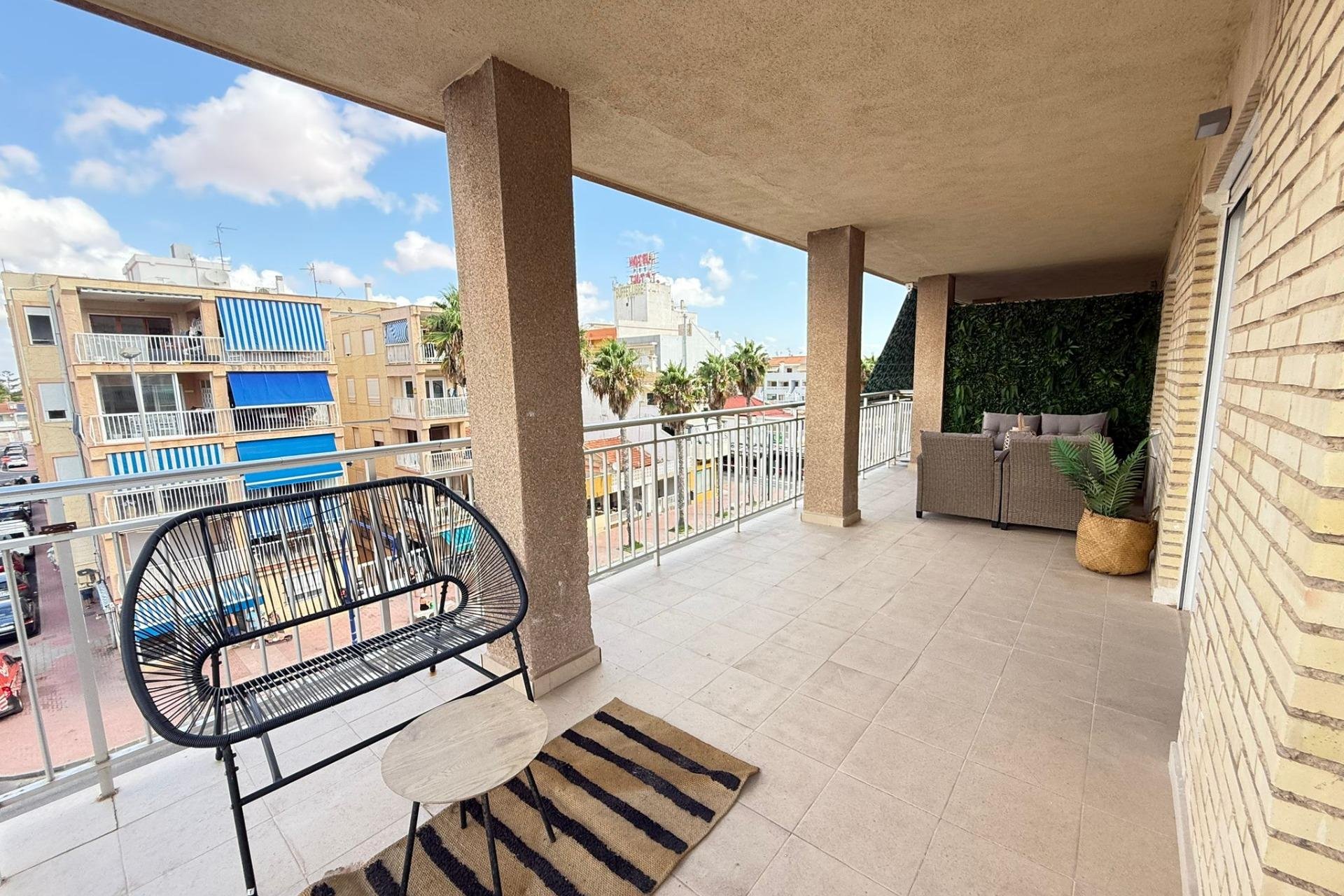 Resale - Apartment - Torrevieja - Playa de los Naufragos