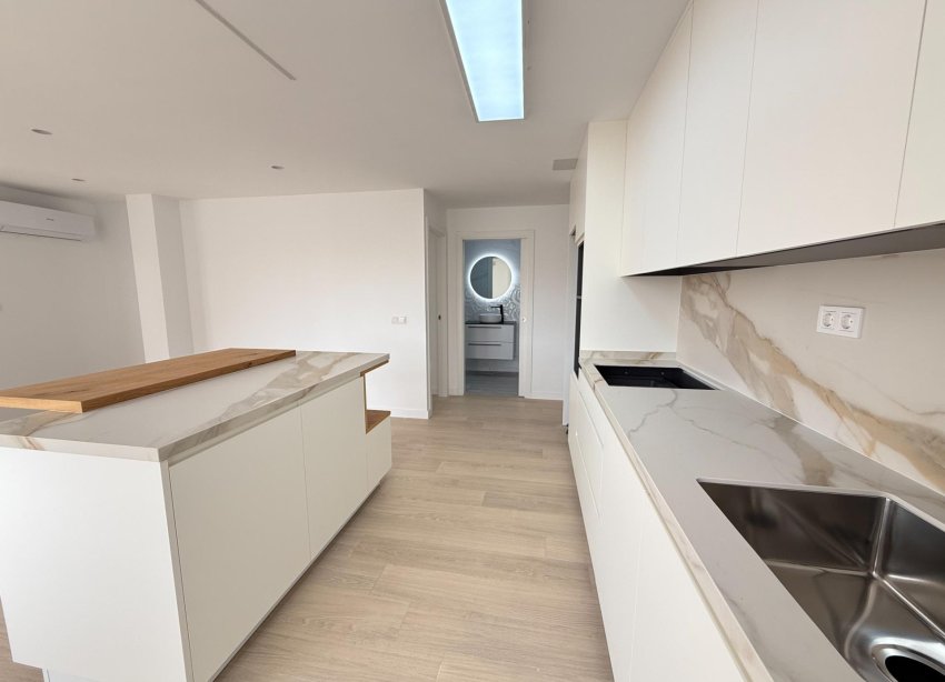 Resale - Apartment - Torrevieja - Playa de los Naufragos